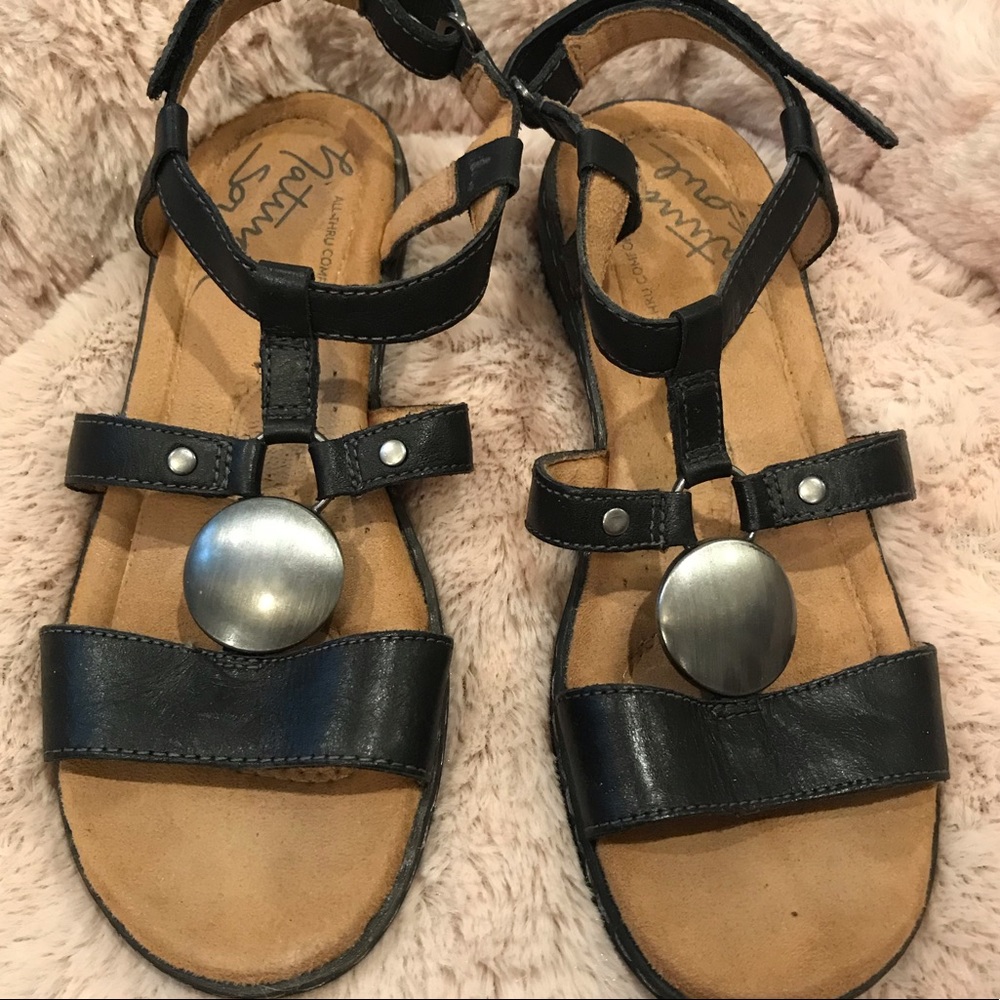 NWOT Naturalizer Natural Soul Black Sandals Size 5